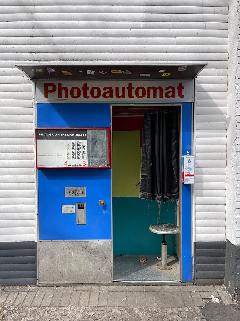Photoautomat — Kontakt